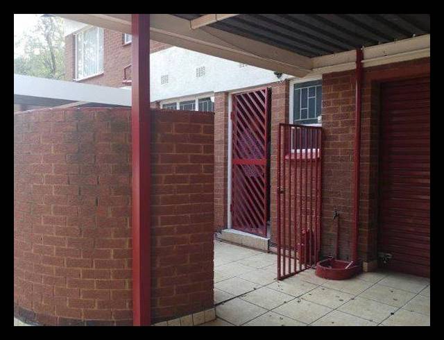 3 BEDROOM TOWNHOUSE FOR SALE IN BEYERS PARK